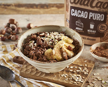 Porridge de avena, frutos secos, plátano y Cacao Puro